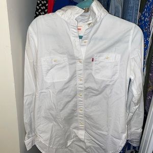 Levi’s boyfriend fit button down size medium